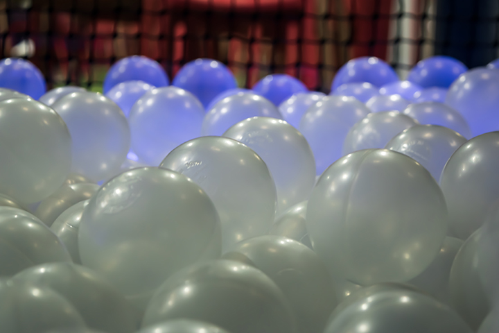 A white ball pit